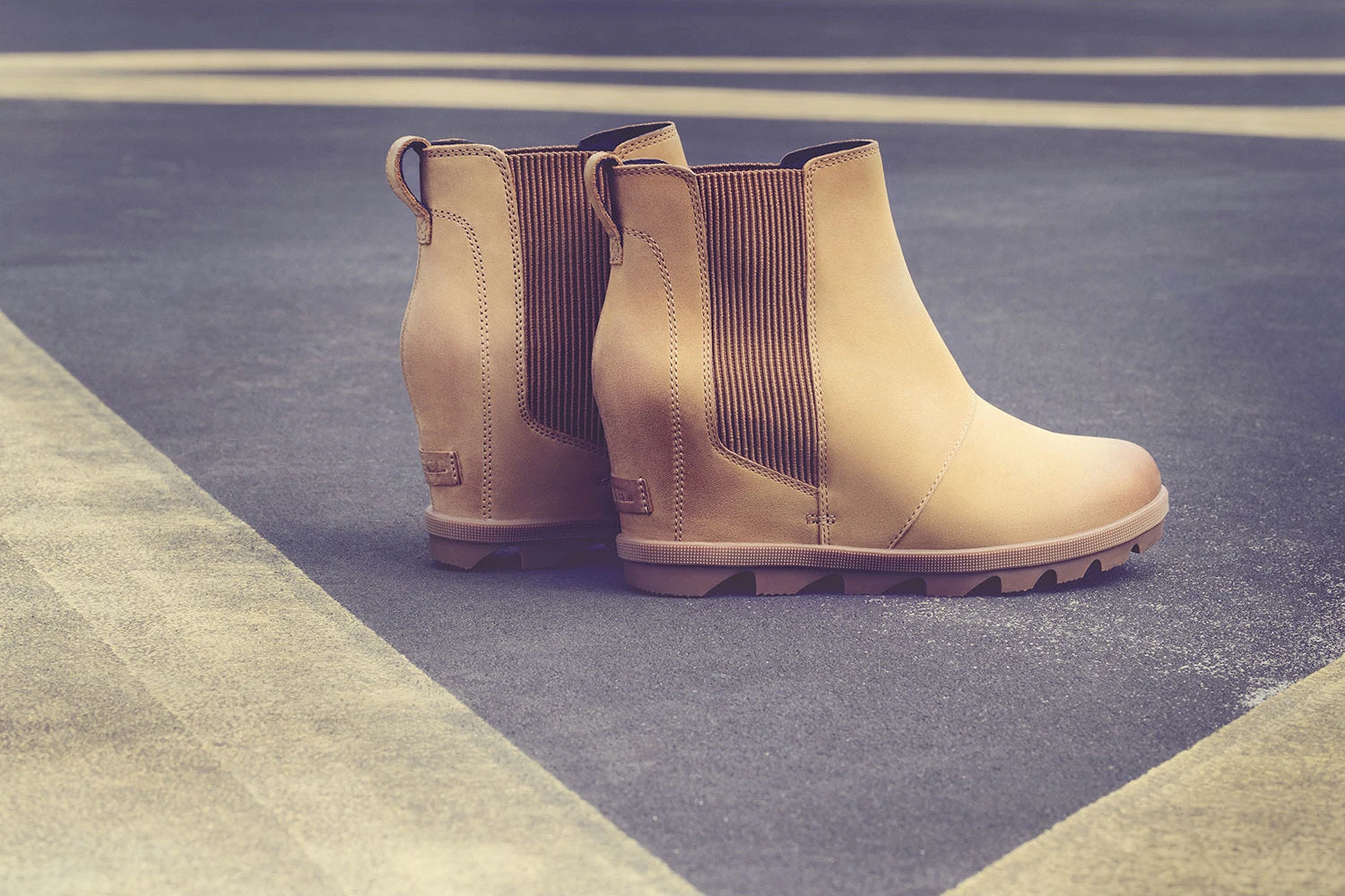 Sorel Joan Of Arctic II Wedge Chelsea Boots - Women's|-|Bottes Chelsea à Semelle Compensée Joan Of Arctic II - Femme - Image 18